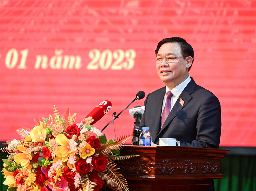Chủ tịch Quốc hội Vương Đình Huệ phát biểu thăm hỏi, chúc Tết cán bộ, chiến sĩ Công an tỉnh Lào Cai.