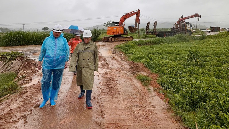 Lãnh đạo EVN kiểm tra công tác phòng, chống mưa lũ tại công trường đường dây 500kV Lào Cai-Vĩnh Yên, sáng 23/5.