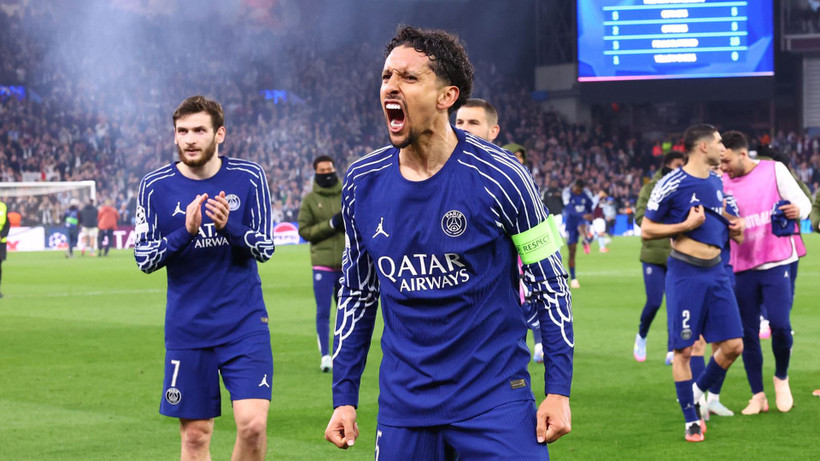Các cầu thủ PSG ăn mừng khi vẫn thắng tỷ số chung cuộc để đi tiếp. (Ảnh: PSG)