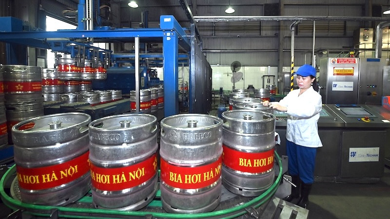 Dây chuyền sản xuất tại Nhà máy bia Hà Nội .(Ảnh ĐĂNG ANH)