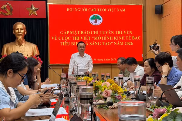 Hội Người cao tuổi Việt Nam tổ chức họp báo thông tin về cuộc thi viết "Mô hình kinh tế bạc tiêu biểu và sáng tạo" năm 2026.