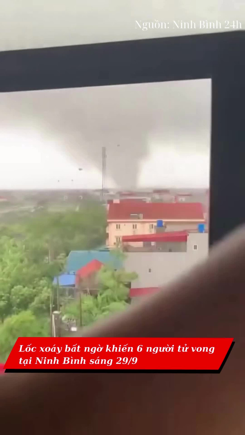 Cảnh lốc xoáy bất ngờ ở Ninh Bình sáng 29/9