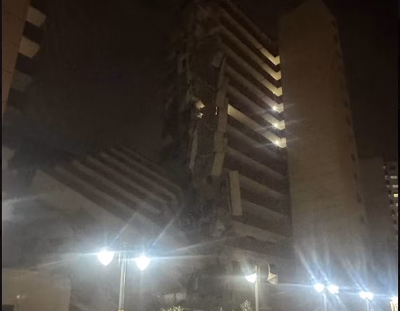 Hình ảnh được kênh Press TV của Iran phát đi cho thấy cảnh đổ nát ở Tehran sau trận không kích của Israel.