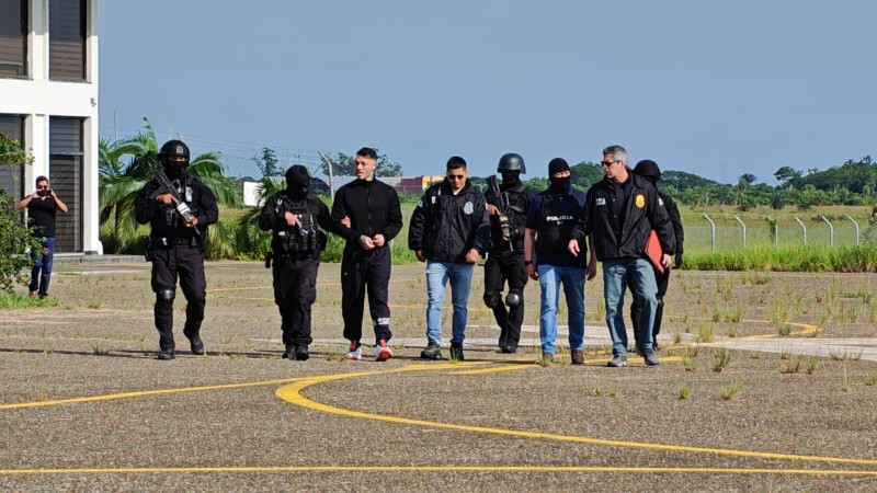 Sebastian Marset được chuyển đến trại tạm giam vào ngày 13/3. Ảnh: Cảnh sát Bolivia