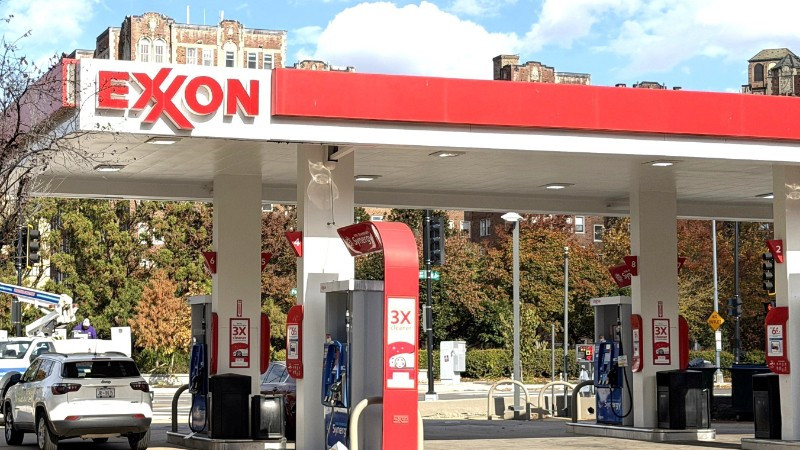 Một cây xăng tại thủ đô Washington D.C. Ảnh: TTXVN