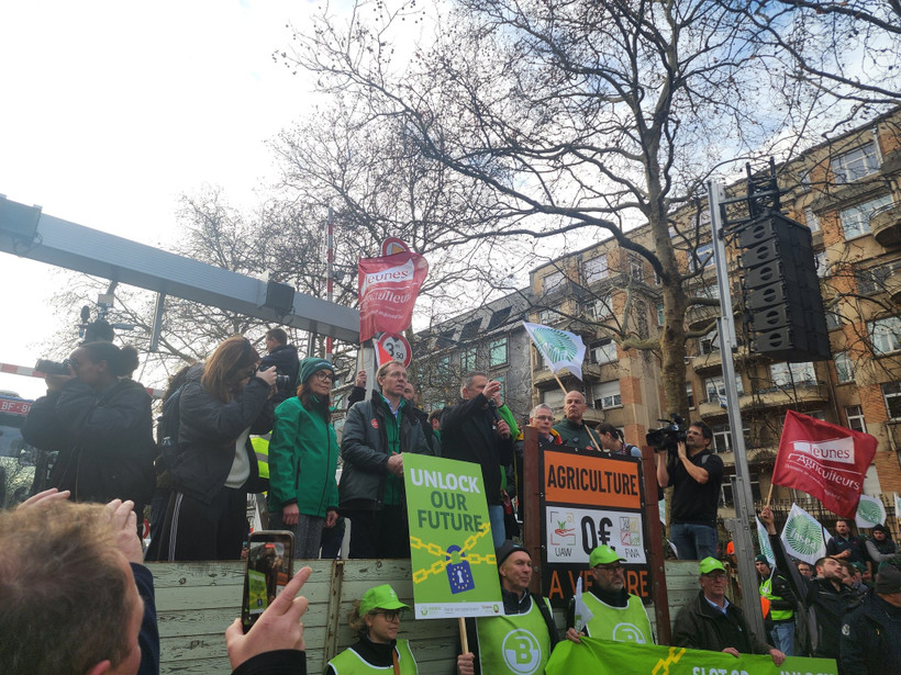 Biểu tình phản đối hiệp định với Mercosur trên đường phố Brussels (Nguồn: X)