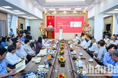 Đông đảo các đại biểu, khách mời... đã tham dự lễ ra mắt sách. (Ảnh: THÀNH ĐẠT)