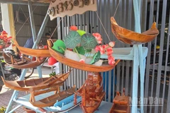 Các mẫu ghe xuồng mini của ông Chín Mỏng.