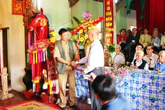 Lễ trao giải cuộc thi “Thơ ca và nguồn cội” lần đầu tiên (2006-2007) ngày 29/3/2008. Ảnh: QUANG HƯNG