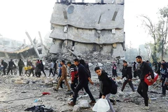 Ít nhất 1.500 gia đình tại Gaza đã phải di dời sau lệnh sơ tán của Isarel. Ảnh: CNN