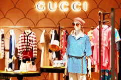 Gucci, Chloe và Loewe bị phạt