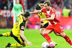Harry Kane (số 9) là cầu thủ chơi hay nhất trận Der Klassiker giữa Bayern và Dortmund.