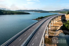 [Ảnh] Tuyệt đẹp tuyến đường cao tốc Vũng Áng-Bùng trước ngày thông xe