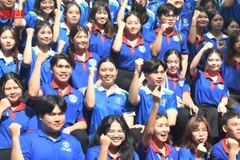 [Video] Hơn 23.000 sinh viên tình nguyện “Tiếp sức mùa thi” năm 2025