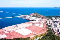 Cảng nước sâu Cửa Lò được chủ đầu tư đề xuất điều chỉnh tăng diện tích đất khu hậu phương cảng thành 32ha, diện tích mặt nước là 150ha.