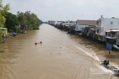 Kênh Vĩnh Tế có vai trò quan trọng trong giao thông đường thủy.