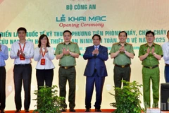 Thủ tướng Phạm Minh Chính và các đồng chí lãnh đạo tại Lễ khai mạc triển lãm.