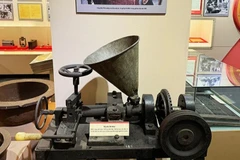 Máy đúc chữ nhựa M951 sáng chế năm 1970 tại Việt Bắc được trưng bày tại Bảo tàng ngành cơ yếu Việt Nam. (Ảnh: NGỌC ĐINH)