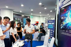 Người dân tìm hiểu dự án “Phần mềm Basal Pay” tại Tuần lễ Tài chính và Công nghệ Đà Nẵng 2025.