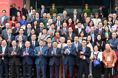 Thường trực Ban Bí thư Trần Cẩm Tú cùng các đồng chí lãnh đạo và các đại biểu dự hội nghị. (Ảnh: DUY LINH)