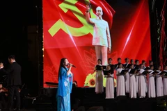 "Niềm tin Hà Nội" là chương trình nghệ thuật chính luận được xây dựng công phu và kỹ lưỡng về hình thức và nội dung, mang ý nghĩa chào mừng Đại hội Đảng bộ thành phố Hà Nội lần thứ XVIII.