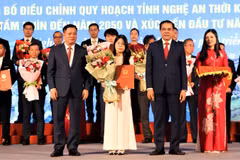 Tại hội nghị, lãnh đạo tỉnh Nghệ An đã trao Quyết định đầu tư, giấy chứng nhận đăng ký đầu tư và Biên bản ghi nhớ thỏa thuận hợp tác đầu tư cho 25 dự án tiêu biểu.