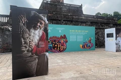 Triển lãm về di sản văn hóa Việt Nam tại Hoàng thành Thăng Long.