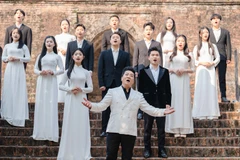 Các nghệ sĩ trong quá trình quay MV “Đất nước hôm nay”. (Ảnh: NVCC)