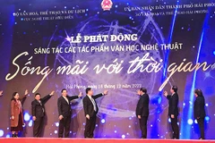 Phát động sáng tác “Sống mãi với thời gian”