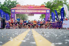 Giải VnExpress Marathon Imperial Huế 2025 thu hút hơn 11 nghìn người tham dự.