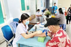 Người cao tuổi trên địa bàn thành phố, bao gồm các địa phương vừa sáp nhập đều được khám sức khỏe miễn phí. 