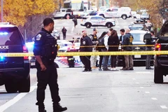 Lực lượng chức năng Mỹ tại hiện trường vụ nổ súng. Ảnh: ABC NEWS