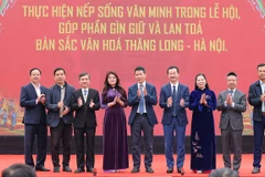 Lãnh đạo thành phố Hà Nội, Sở Văn hóa và Thể thao, đại diện các phường/xã tại lễ phát động. (Ảnh: BTC)
