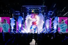 Nghệ sĩ Kay Trần trình diễn trong chương trình. (Ảnh: Ban tổ chức)