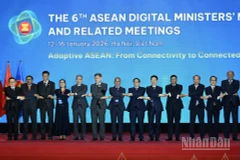 Thủ tướng và các đại biểu tham dự hội nghị.