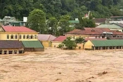 Miền tây Nghệ An đang gồng mình đối phó với mưa lũ.