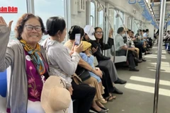 [Video] Mỗi ngày 65.000 người chọn tàu điện: Metro đang thay đổi thói quen đi lại
