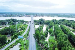 Một đoạn tuyến đường Hồ Chí Minh về Mũi Cà Mau, nơi tương lai có thêm tuyến đường cao tốc.