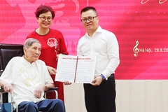Bài hát lịch sử dâng tặng nhân dân