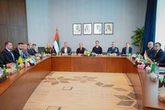 Các đại diện Nga và Ukraine tham gia vòng đàm phán thứ hai tại Abu Dhabi, Các Tiểu vương quốc Arab Thống nhất (UAE), ngày 4/2. (Ảnh: Xinhua)