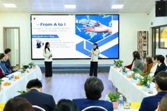 Các đại biểu tham dự hội thảo.