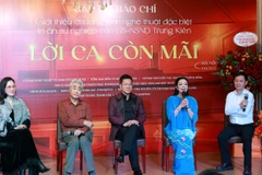 Các nghệ sĩ chia sẻ về chương trình nghệ thuật.