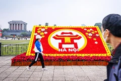 Thảm hoa được trang trí trước Lăng Chủ tịch Hồ Chí Minh.