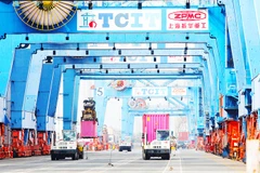 Việt Nam duy trì đà xuất khẩu, tận dụng hiệu quả các hiệp định thương mại tự do và năng lực thích ứng linh hoạt. Ảnh: K.MINH