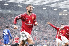 Chiến thắng trước Chelsea giúp Man United tạm chấm dứt chuỗi trận bết bát, nhưng vẫn để lại nhiều nỗi lo.