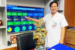 PGS, TS Đào Xuân Cơ, Giám đốc BV Bạch Mai giới thiệu mô hình chuyển đổi số tại BV.