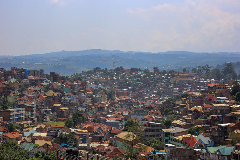 Quang cảnh thành phố Bukavu, tỉnh Nam Kivu, CHDC Congo. (Ảnh: THX/TTXVN) vna-potal-cac-ben-tai-chdc-congo-khoi-dong-dam-phan-hoa-binh-7956386.jpg