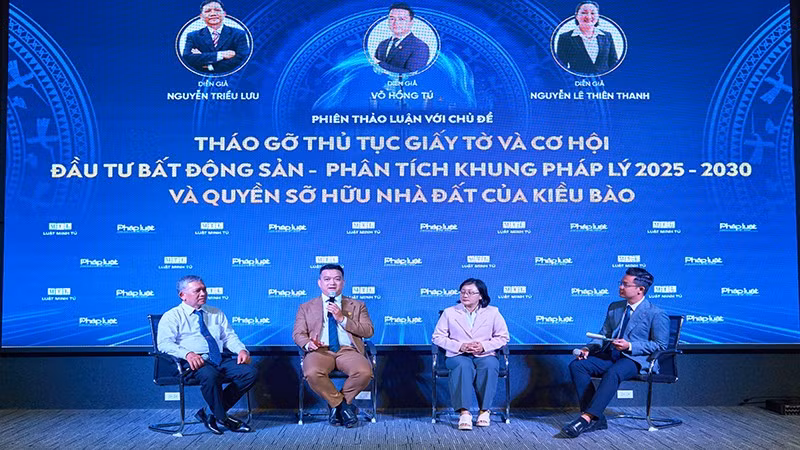 Một phiên thảo luận tại tọa đàm.