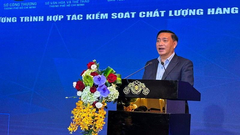 Đồng chí Phạm Thành Kiên, Ủy viên Ban Thường vụ Thành ủy, Phó Chủ tịch Thường trực Hội đồng nhân dân Thành phố phát động Chương trình “Tick xanh trách nhiệm” trong thương mại điện tử. kien-2.jpg