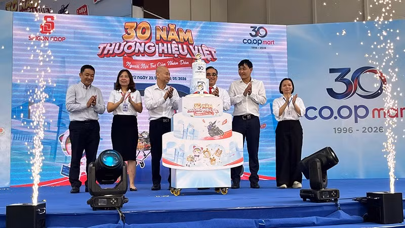 Chương trình ưu đãi “30 năm thương hiệu Việt - Người nội trợ của nhân dân” diễn ra tại hơn 800 điểm bán trên toàn quốc thuộc Saigon Co.op.